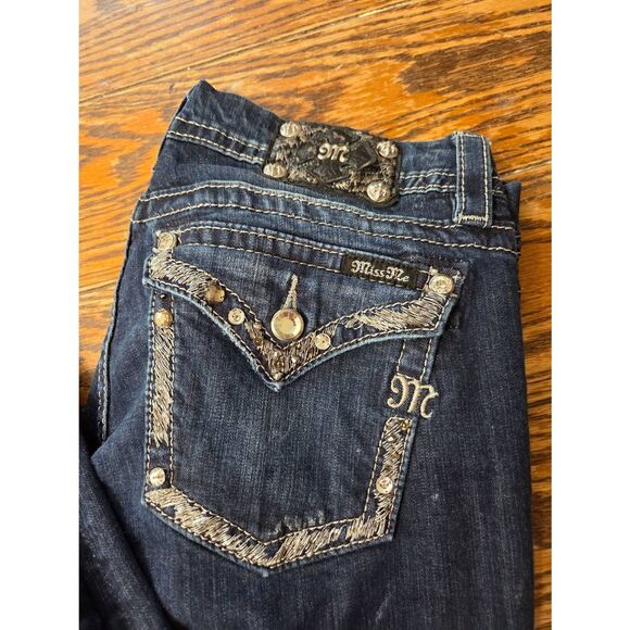 Miss Me mid-rise easy crop jeans sz 31x22 - Picture 2 of 6